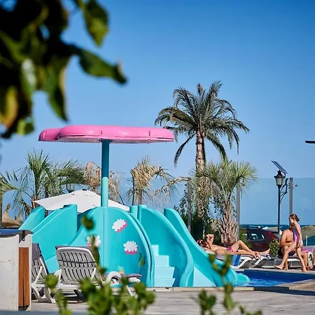 Apartment Opal Luxury 91 N Pool Năvodari