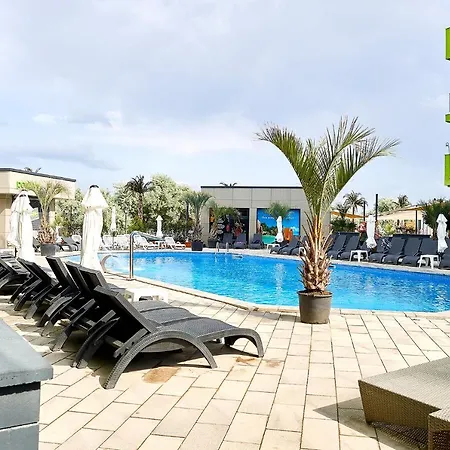 Opal Luxury 91 N Pool Năvodari