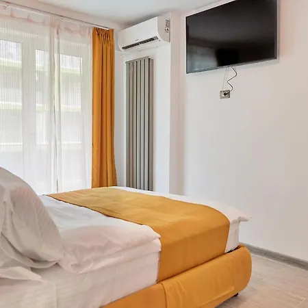 Opal Luxury 91 N Pool דירה