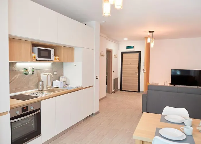 Appartamento Opal Luxury 91 N Pool Năvodari