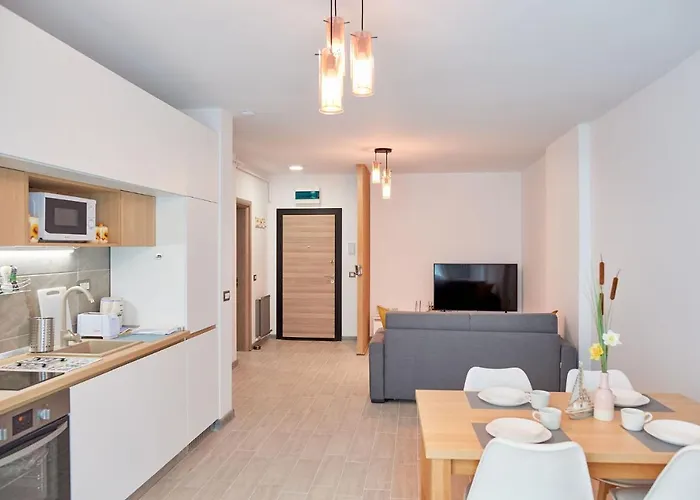 Opal Luxury 91 N Pool * Năvodari